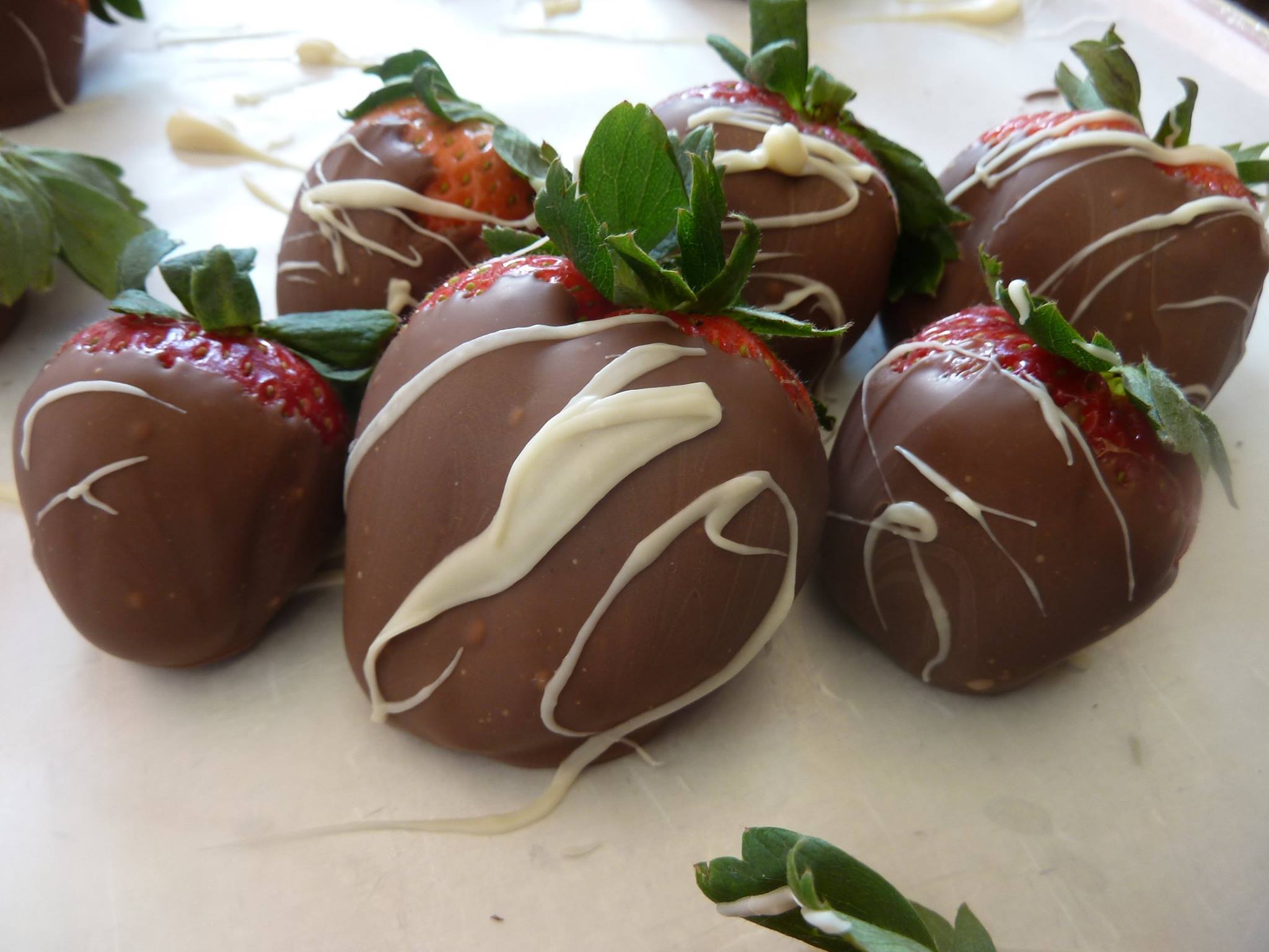 10 DELICIOUS Downtown Galena, IL Tastings You Need to Try