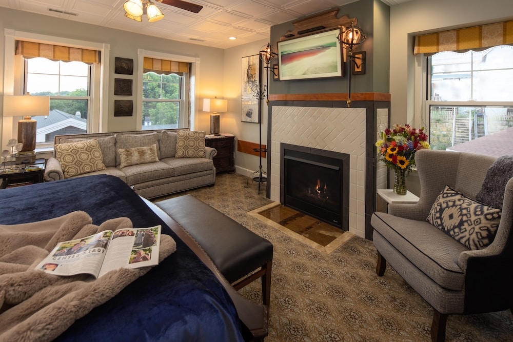 One of the six guest suites at our luxury Galena Lodging